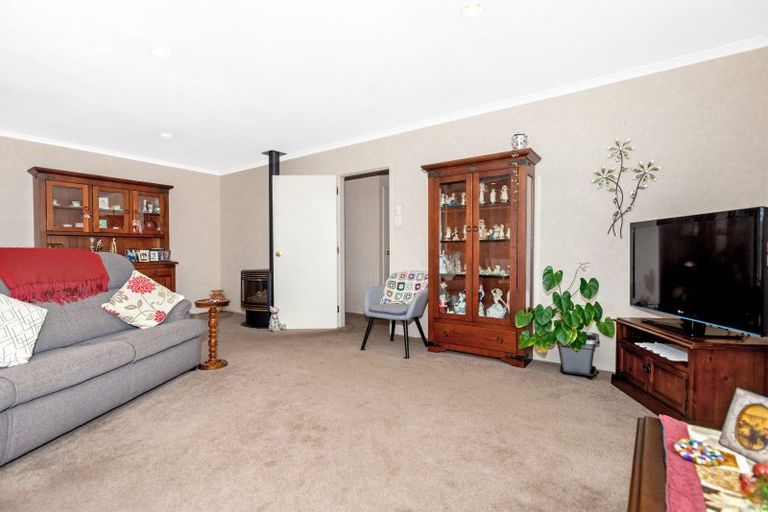 Photo of property in 8 Coulston Place, Riverdale, Gisborne, 4010