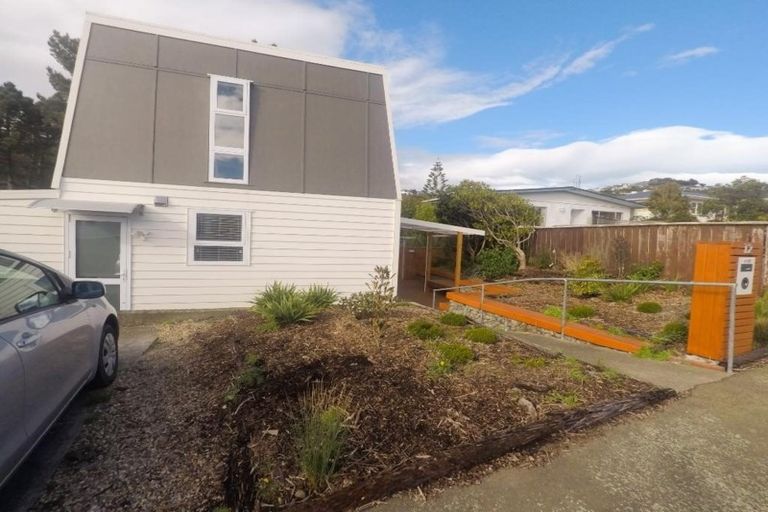 Photo of property in 12 Glen Alton Avenue, Paparangi, Wellington, 6037