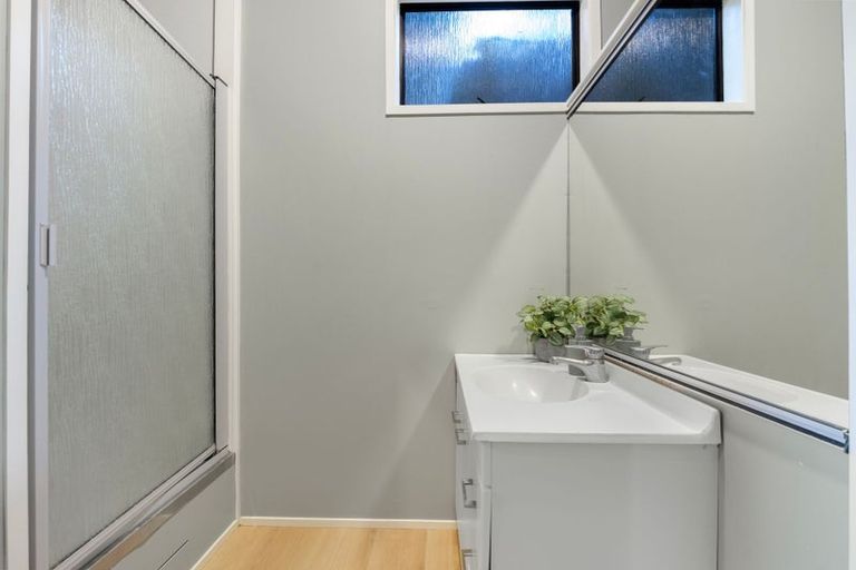 Photo of property in 49 Grand Vue Road, Kawaha Point, Rotorua, 3010