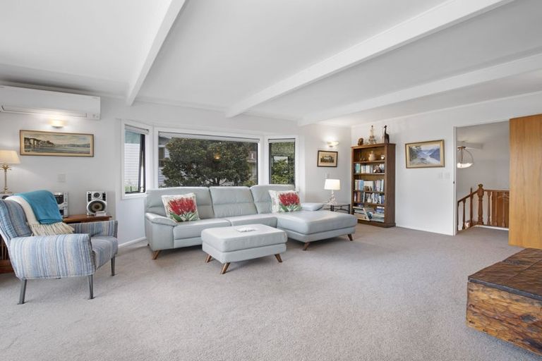 Photo of property in 24 Kereru Street, Waikanae, 5036