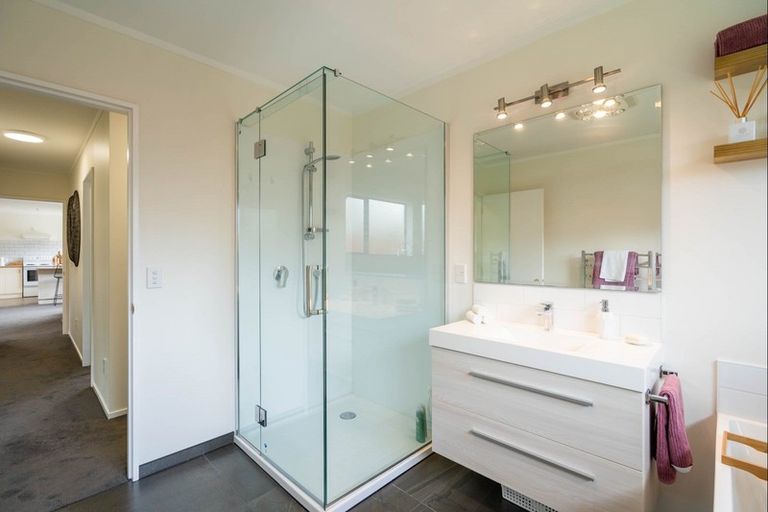 Photo of property in 60d Ruapehu Street, Paraparaumu, 5032