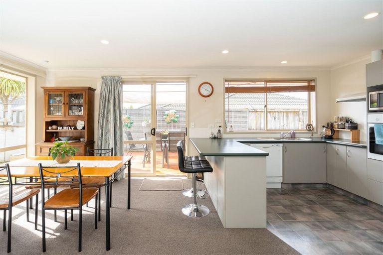 Photo of property in 30 Gardenia Close, Melville, Hamilton, 3206