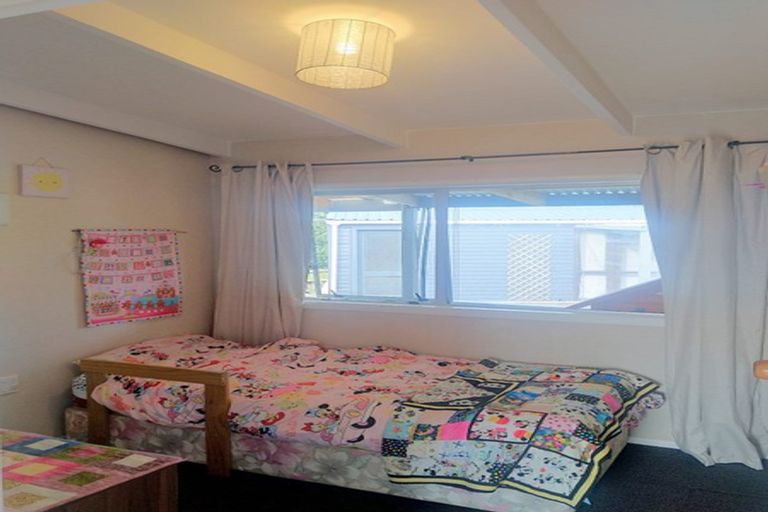 Photo of property in 49 Stevenson Road, Clarks Beach, 2122