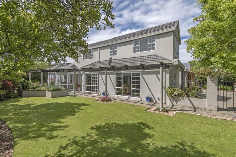 Photo of property in 28 Witbrock Crescent, Burnside, Christchurch, 8053