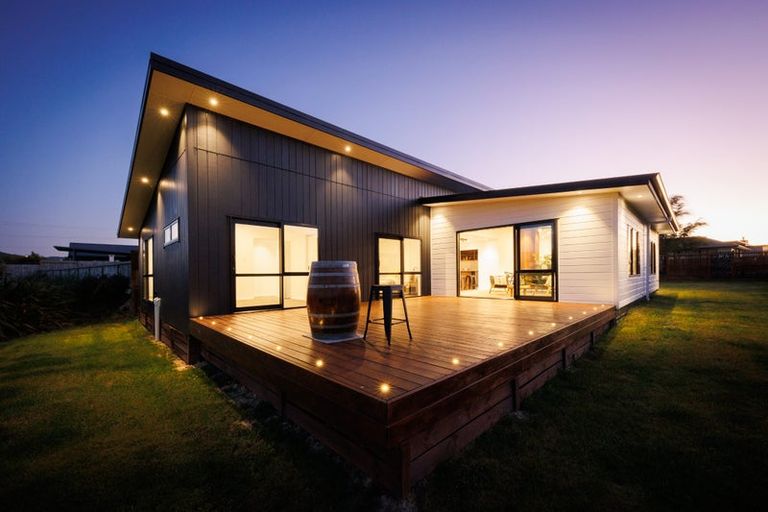 Photo of property in 26 Silicon Way, Fitzherbert, Palmerston North, 4410