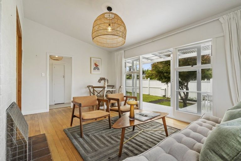 Photo of property in 1/14 Montgomery Avenue, Belmont, Auckland, 0622