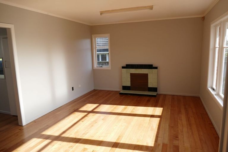 Photo of property in 50 Flanshaw Road, Te Atatu South, Auckland, 0610