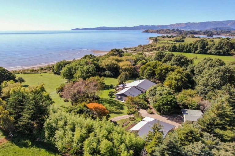 Photo of property in 34 Battery Road, Patons Rock, Takaka, 7182