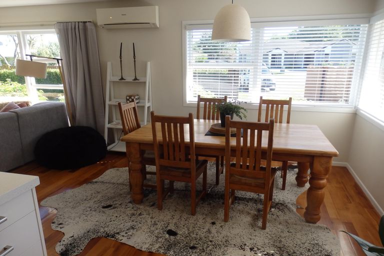 Photo of property in 21 Clare Street, Cambridge, 3434