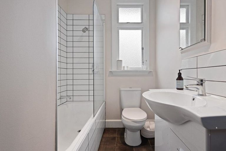 Photo of property in 1/53 Aorangi Road, Bryndwr, Christchurch, 8053