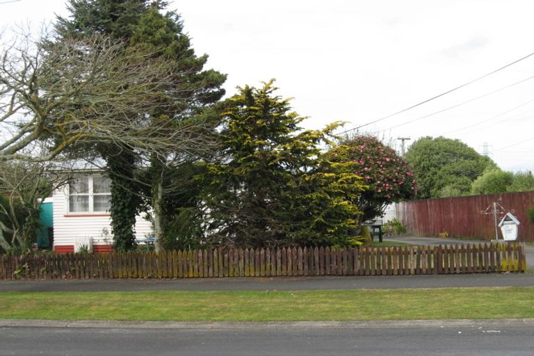 Photo of property in 32 Nevada Road, Silverdale, Hamilton, 3216