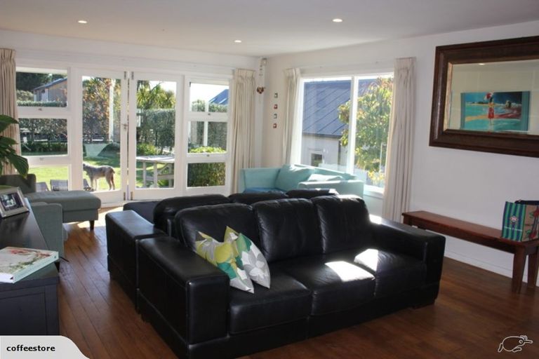 Photo of property in 13 Hardwicke Street, Sumner, Christchurch, 8081