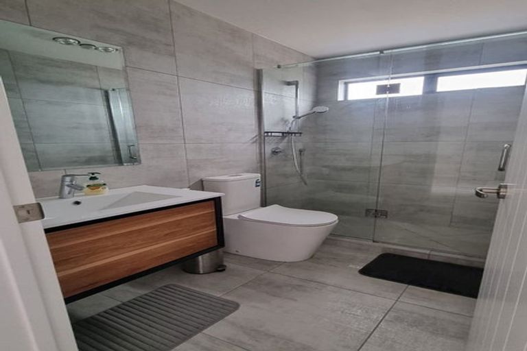 Photo of property in 320c Royal Road, Massey, Auckland, 0614