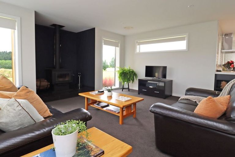 Photo of property in 21 Trailview Lane, Weston, Oamaru, 9401