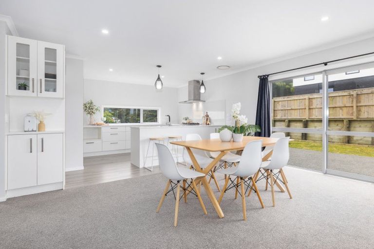 Photo of property in 60 Hokioi Drive, Kenepuru, Porirua, 5022