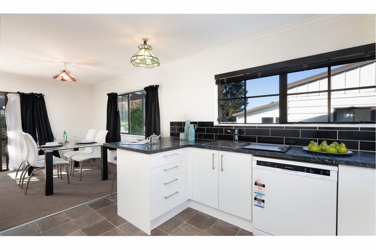 Photo of property in 194a Keyes Road, New Brighton, Christchurch, 8083