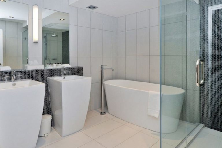 Photo of property in 167-173 Kawaha Point Road, Kawaha Point, Rotorua, 3010