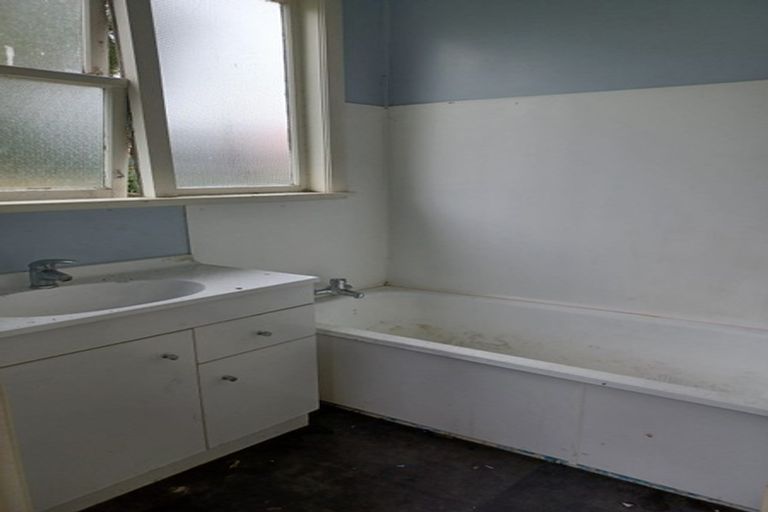 Photo of property in 19 Hereford Street, West End, Palmerston North, 4410