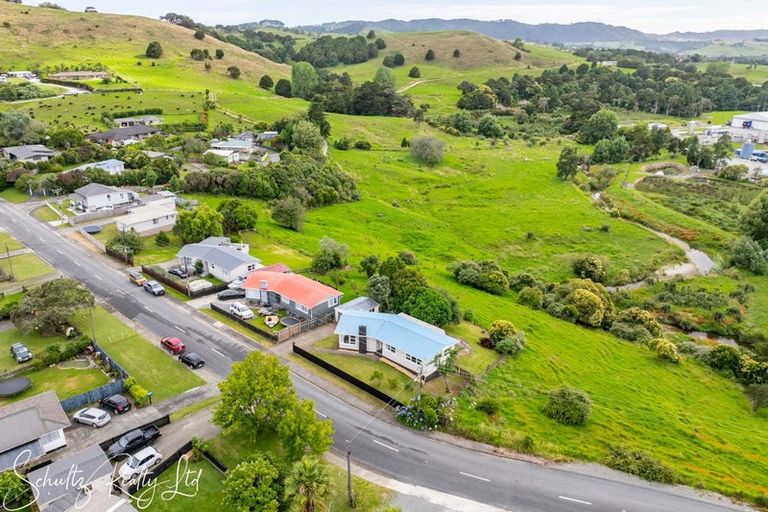 Photo of property in 15 Doctors Hill Road, Maungaturoto, 0520