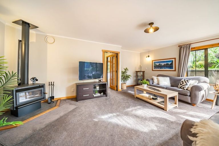 Photo of property in 45b Dowling Grove, Silverstream, Upper Hutt, 5019