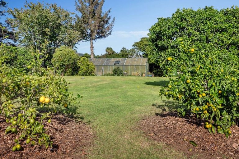 Photo of property in 27 Donnelly Street, Oakura, 4314