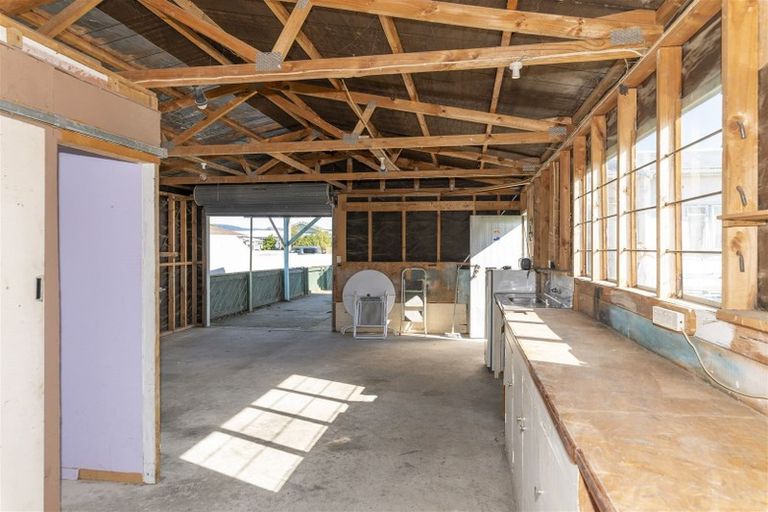 Photo of property in 46 Mako Mako Road, Levin, 5510