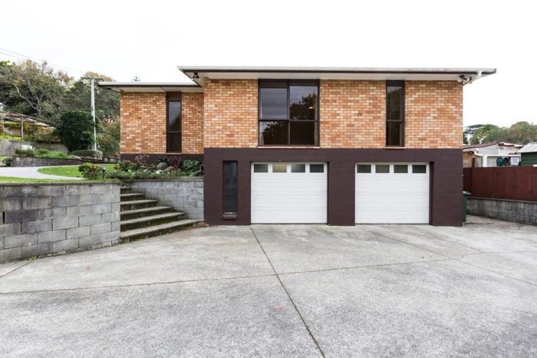 Photo of property in 12 Hillside Crescent, Westown, New Plymouth, 4310