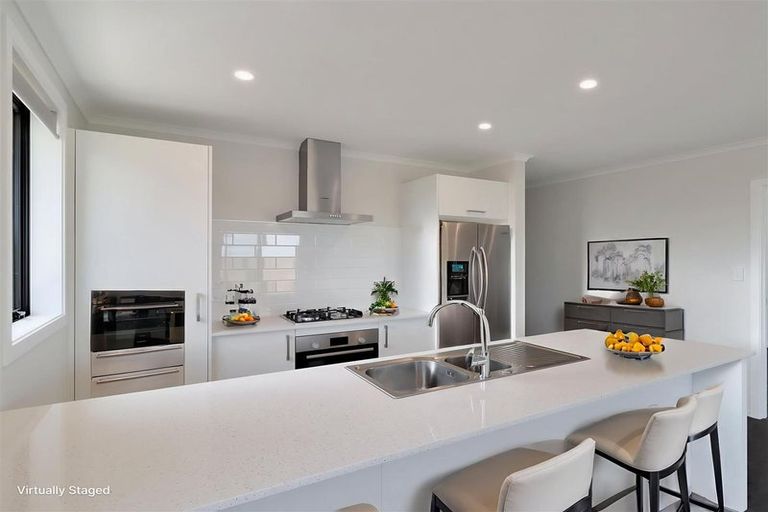 Photo of property in 43 Waruhia Crescent, Rototuna North, 3281