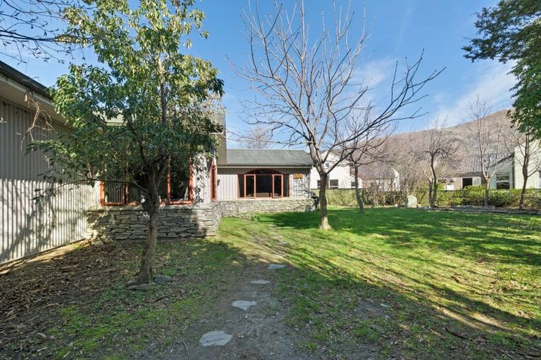 Photo of property in 3 Meadowstone Drive, Wanaka, 9305
