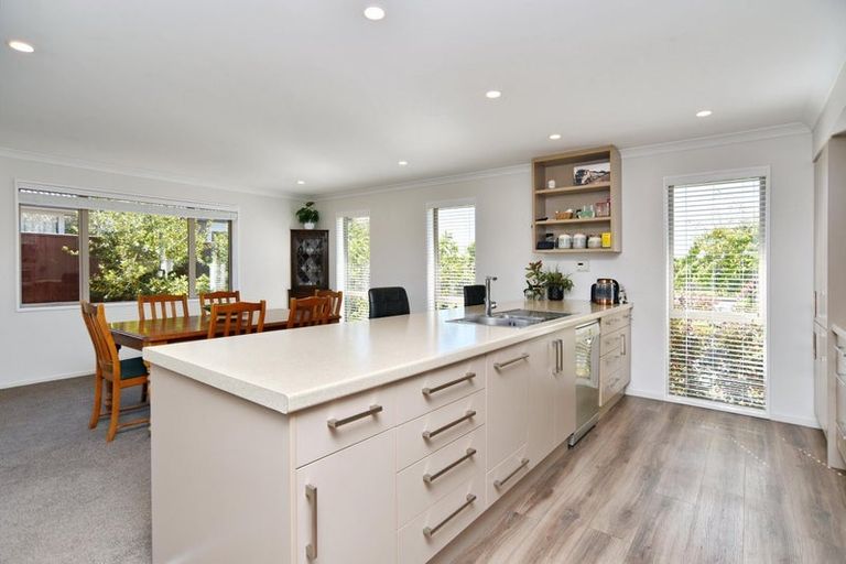 Photo of property in 7 Walnut Way, Rangiora, 7400