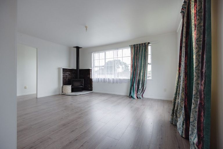 Photo of property in 14 Granville Drive, Massey, Auckland, 0614