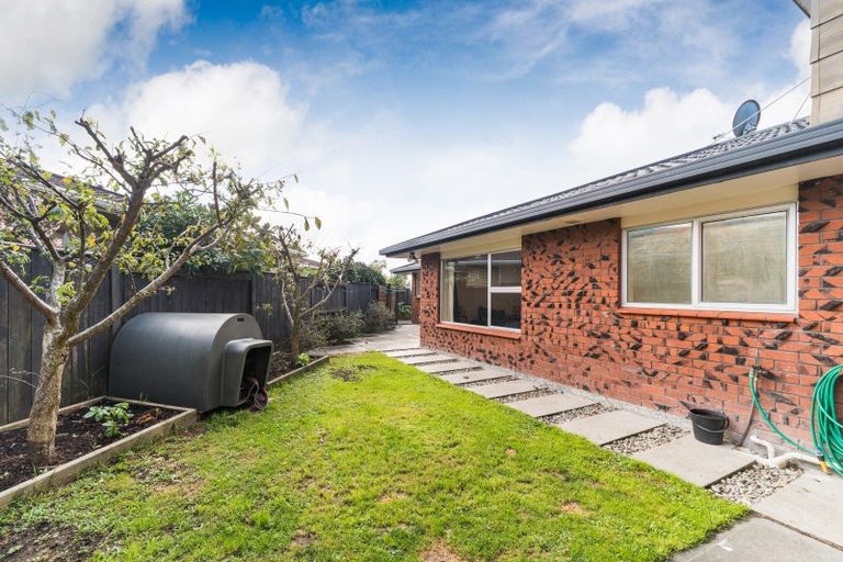 Photo of property in 8 Aintree Crescent, Awapuni, Palmerston North, 4412
