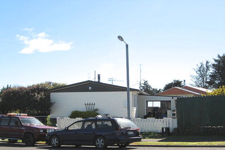 Photo of property in 22 Holt Place, Waipukurau, 4200