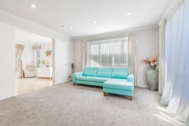 Photo of property in 54 Harrowglen Drive, Northcross, Auckland, 0630