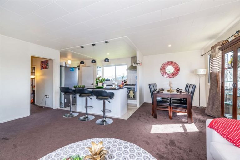 Photo of property in 2/9 Heathberry Close, Papatoetoe, Auckland, 2025