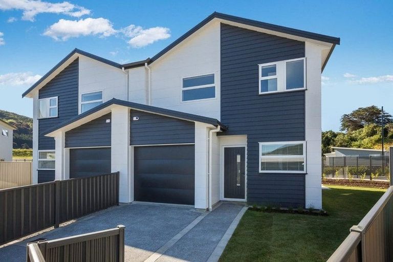 Photo of property in 6 Parekareka Lane, Kenepuru, Porirua, 5022