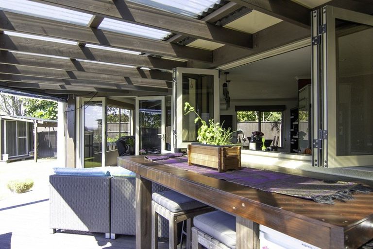 Photo of property in 119 Pacific Drive, Fitzherbert, Palmerston North, 4410