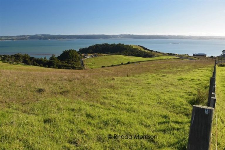 Photo of property in 11 Te Wairoa Lane, Tinopai, 0593