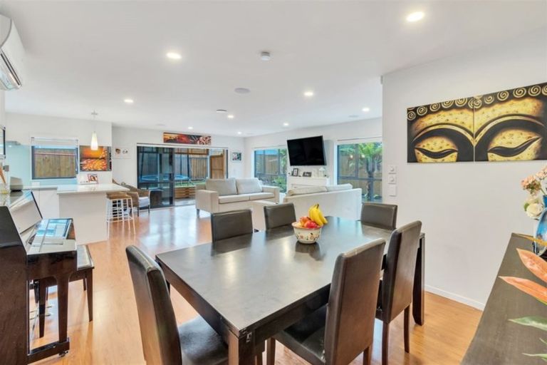 Photo of property in 7a Roberts Road, Te Atatu South, Auckland, 0610