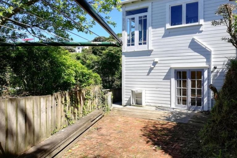 Photo of property in 26 Lerwick Terrace, Melrose, Wellington, 6023