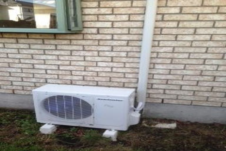 Photo of property in 70b Manuroa Road, Takanini, 2112