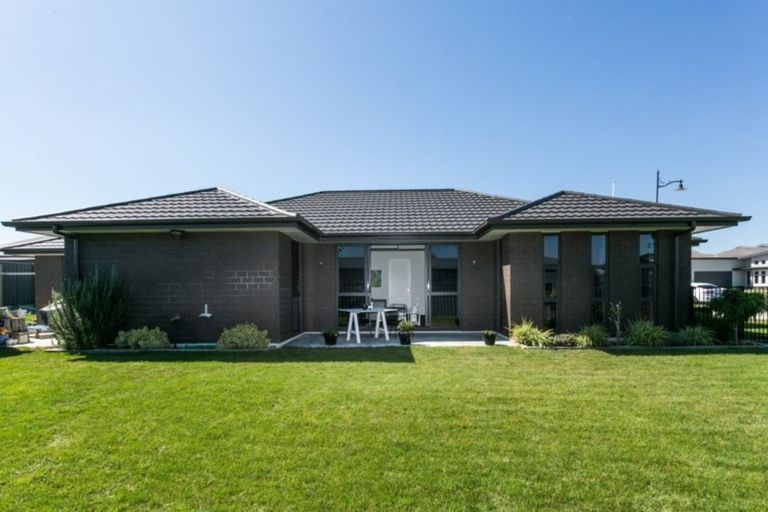 Photo of property in 5 Whakatomo Place, Havelock North, 4130