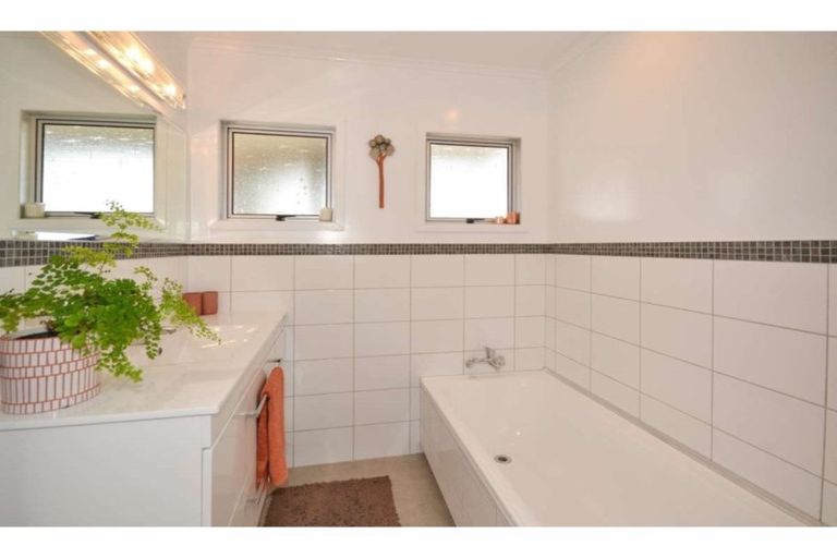 Photo of property in 22 Riverview Road, Kerikeri, 0230