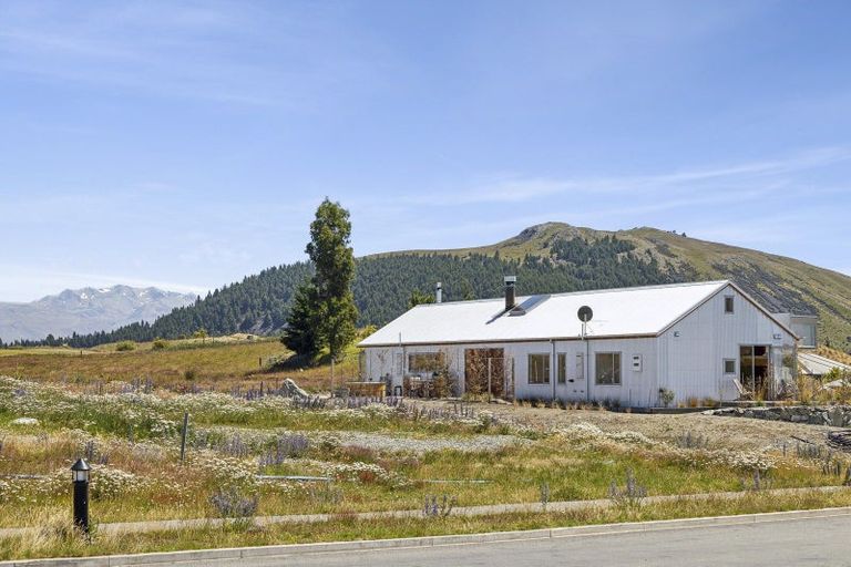 Photo of property in 20 Andrew Don Drive, Lake Tekapo, 7999