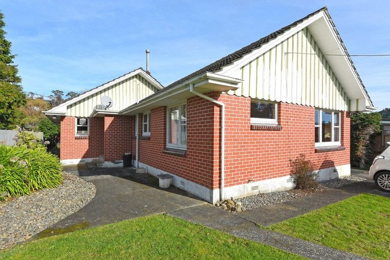 Photo of property in 89 Plateau Road, Te Marua, Upper Hutt, 5018