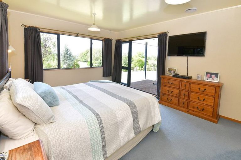 Photo of property in 166 Rimmer Road, Helensville, 0875