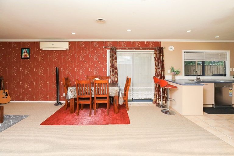 Photo of property in 42 Catalina Drive, Melville, Hamilton, 3206