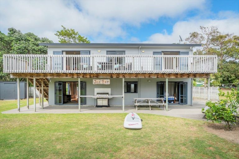 Photo of property in 120 Rimu Place, Matarangi, Whitianga, 3592