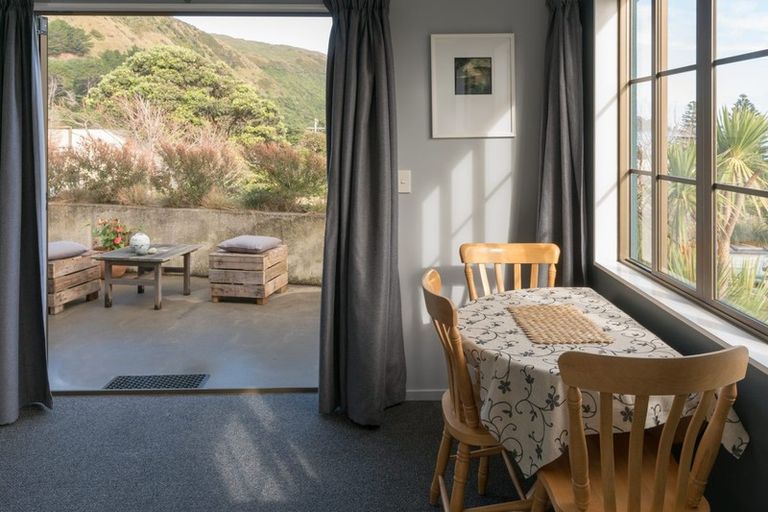 Photo of property in 18 Beach Road, Paekakariki, 5034