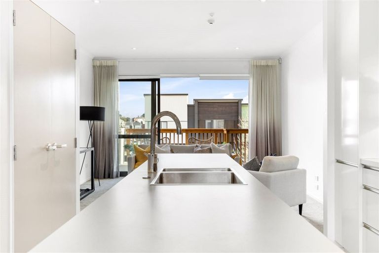 Photo of property in 4 Torea Tai Road, Hobsonville, Auckland, 0616